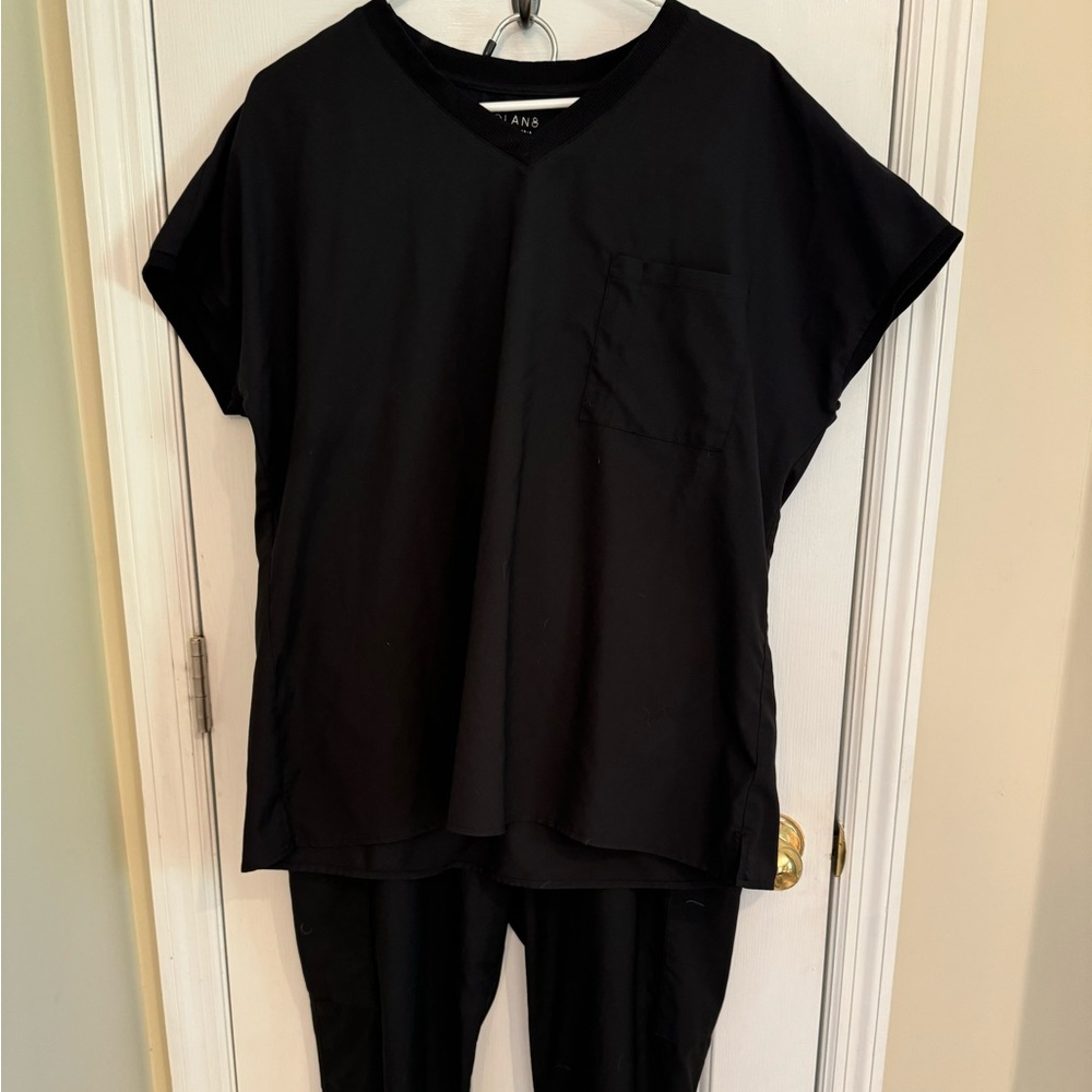 Dolan black scrub set
